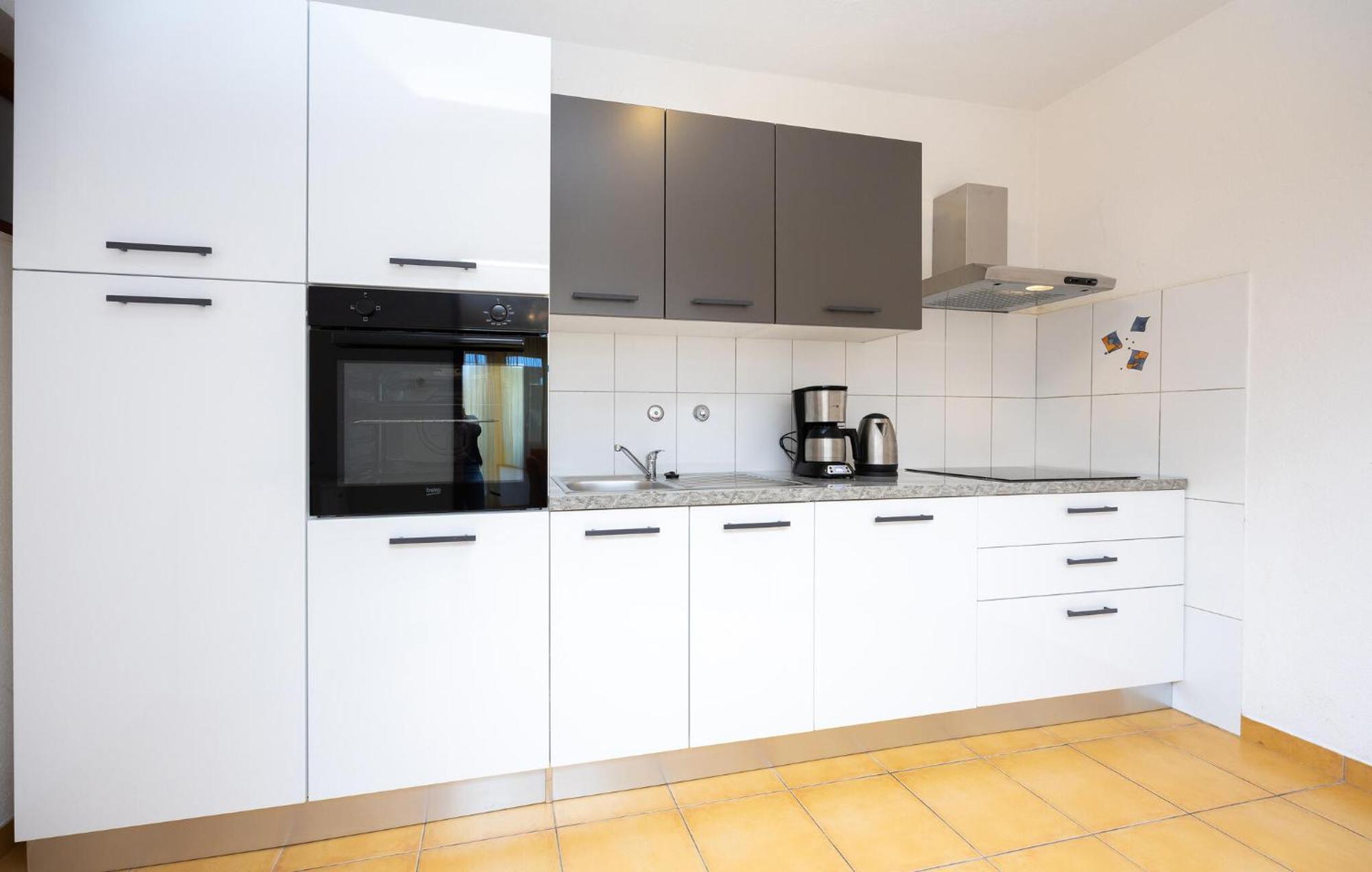 3 Bedroom Gorgeous Apartment In Трогир Экстерьер фото